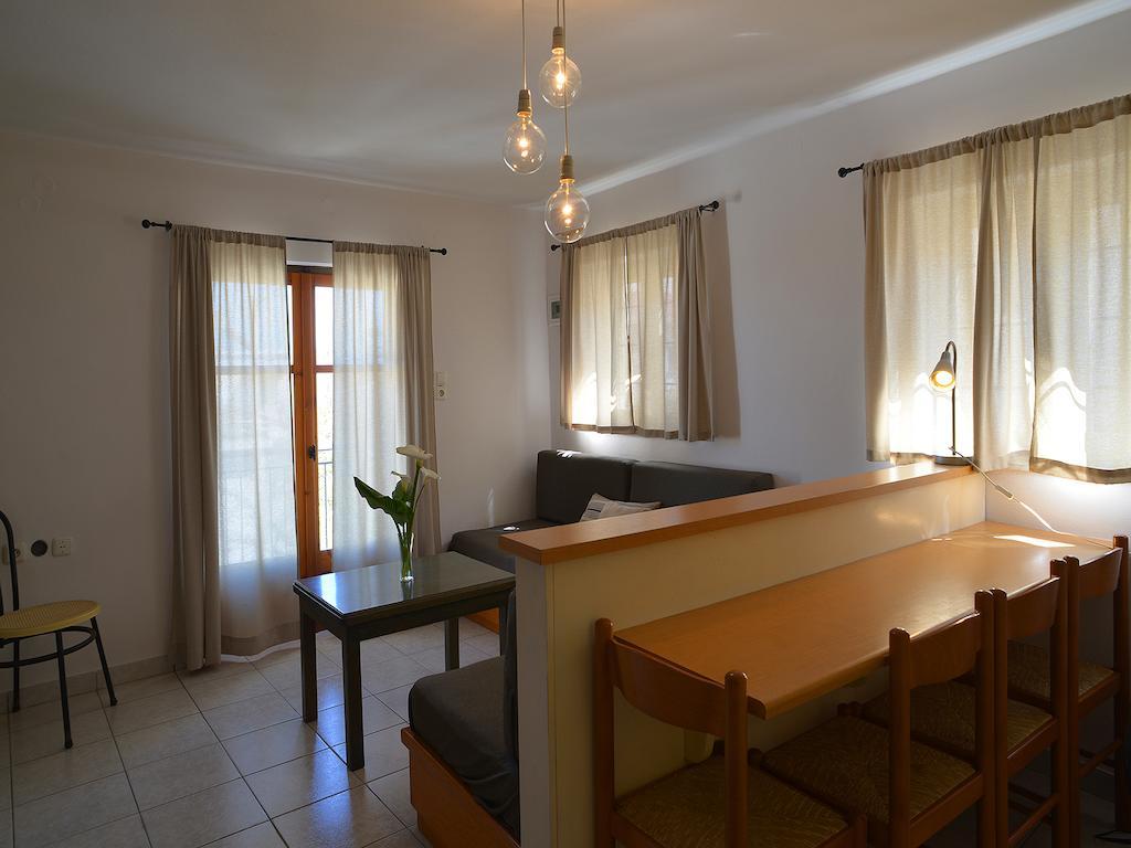 Granny'S House Apartment Palekastro Room photo