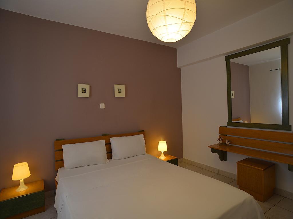 Granny'S House Apartment Palekastro Room photo
